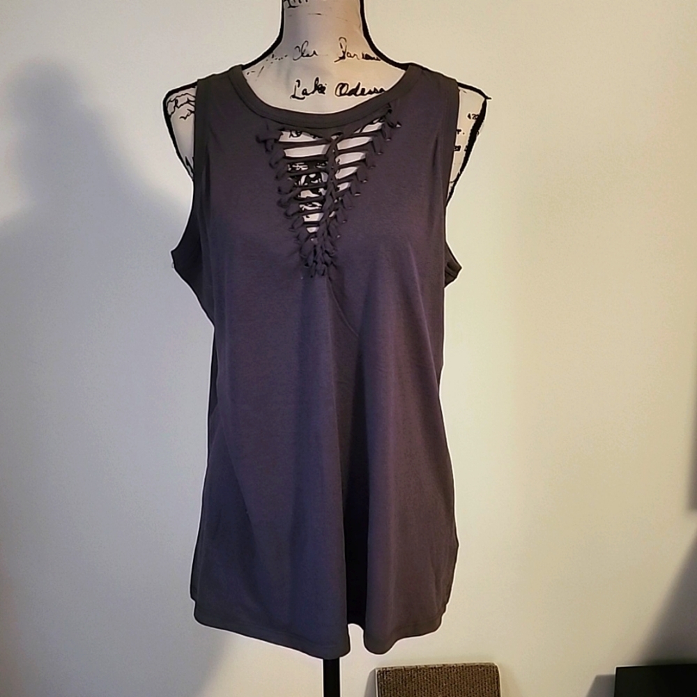 Women's sleevless top.